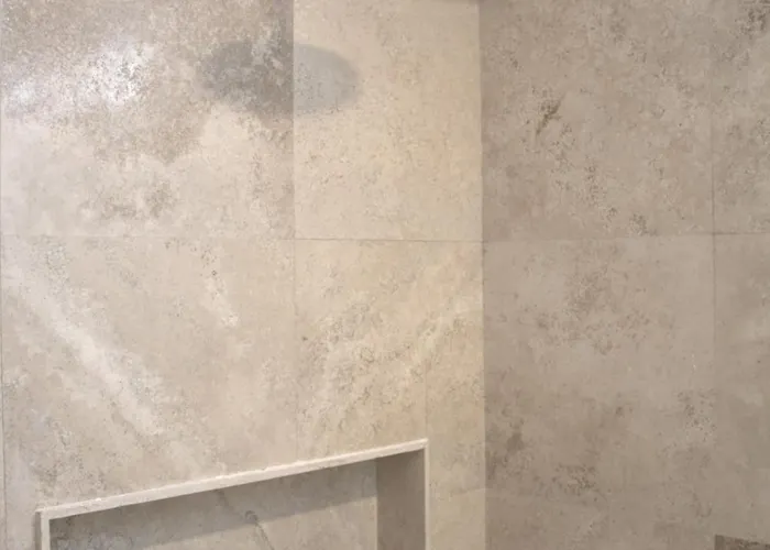 B10 - Distinctive Hotel-